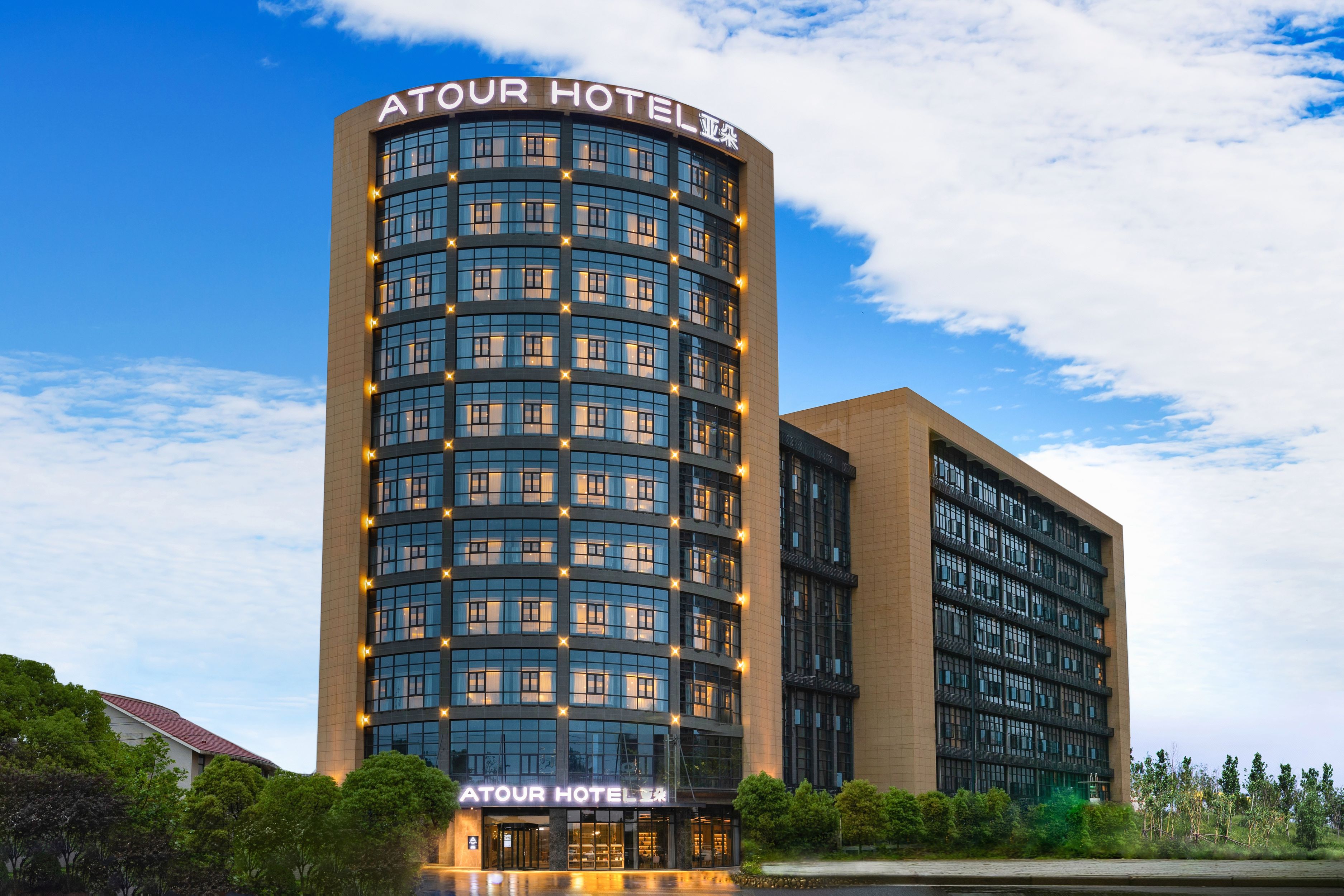 亚朵集团 全国多品牌 430元1晚 赠送单早 多店通兑 430元