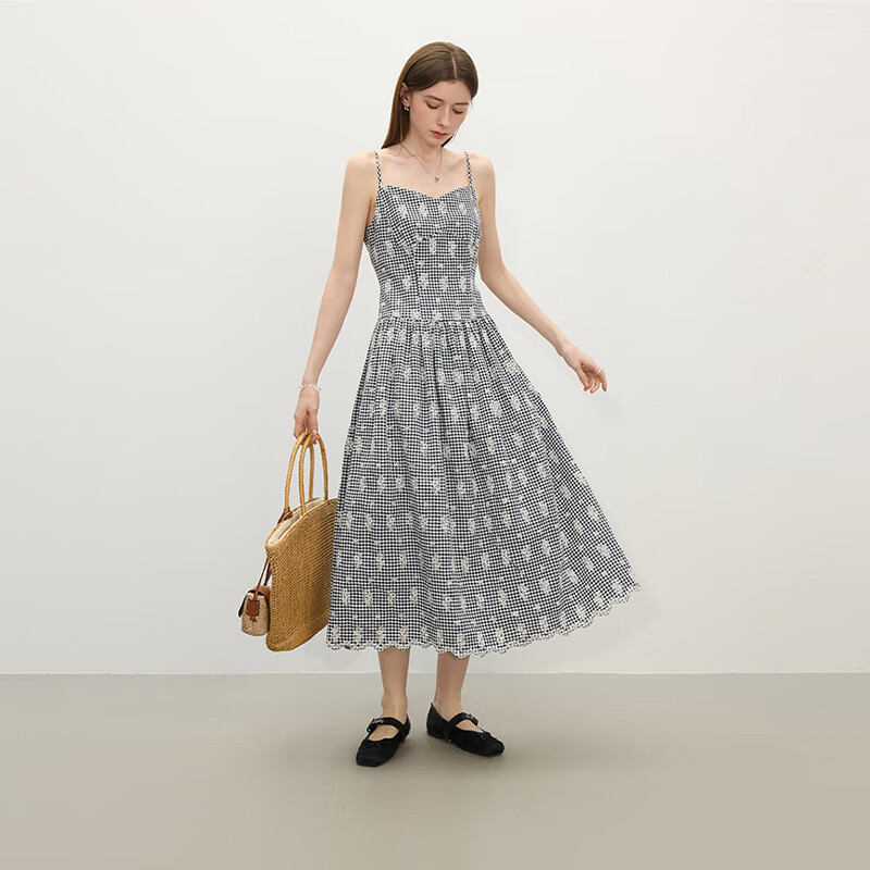 范思蓝恩 重工刺绣 女士连衣裙 XS 136.95元