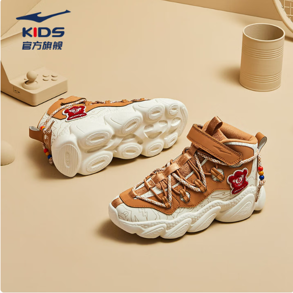 鸿星尔克 电池熊猫童鞋 偏小1码 75.95元