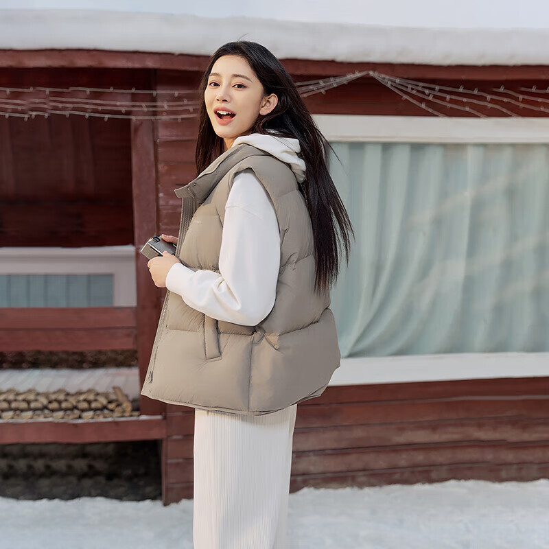 坦博尔 羽绒马甲女立领短款时髦百搭小个子外套TB5330152D 229元