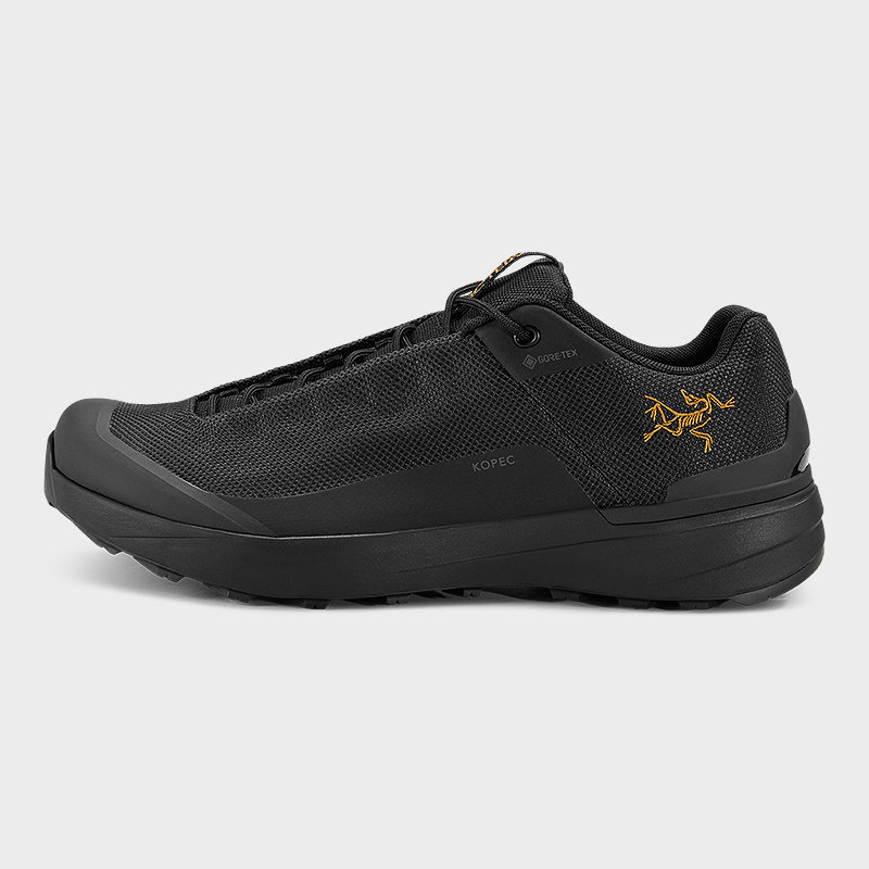 ARC'TERYX 防水 男士徒步鞋 1800元