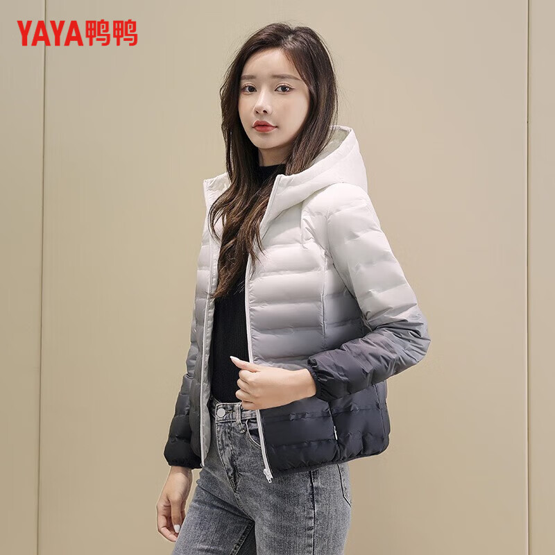 鸭鸭羽绒服 鸭鸭（YAYA）2025冬季轻薄羽绒服女短款连帽时尚韩版潮流渐变款