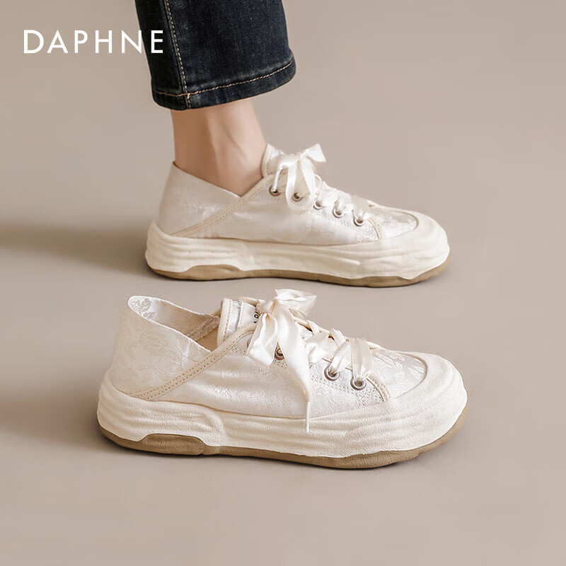 DAPHNE 达芙妮 新中式小白鞋女夏季薄款2024新款绸缎面帆布鞋厚底百搭休闲板
