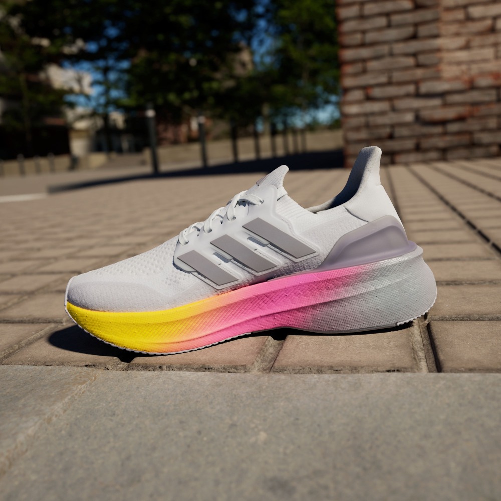 18日10点：adidas 阿迪达斯 ULTRABOOST 5 女子跑鞋 ID8840 1399元包邮