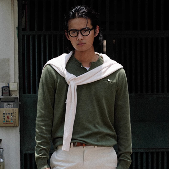 9FO7 【松弛感穿搭】复古绿卷边亨利领薄款打底针织衫 223元