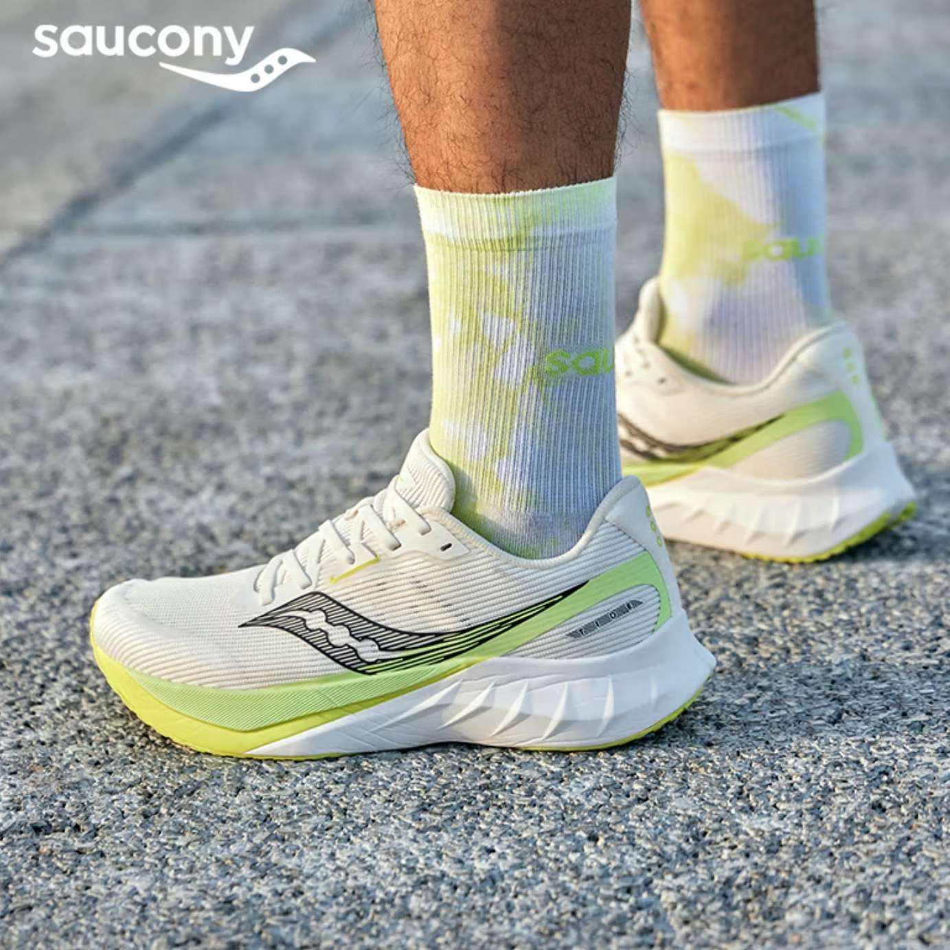 PLUS会员：saucony 索康尼 TIDE浪潮2 2024新款 男减震舒适跑鞋运动鞋 S28216 279.5元