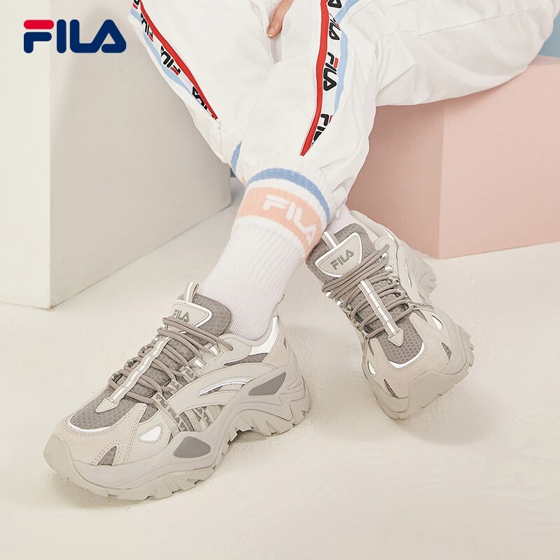 PLUS会员:FILA斐乐 SOFIA鱼刺鞋女鞋跑步鞋 343.26元（需领券、需凑单）