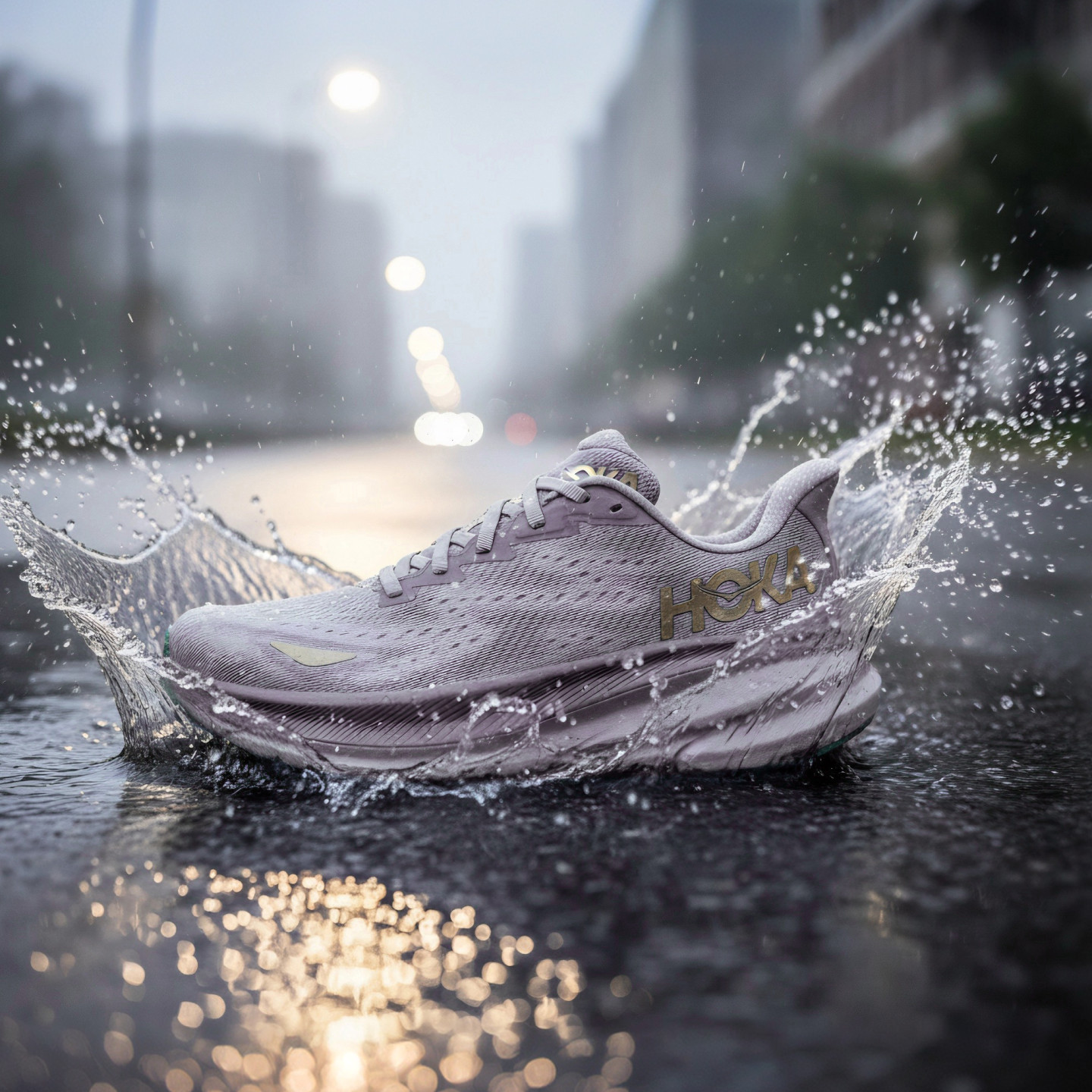 20日20点、日常公路缓震：HOKA CLIFTON 9 GTX 男女款跑鞋 783元（需用券）