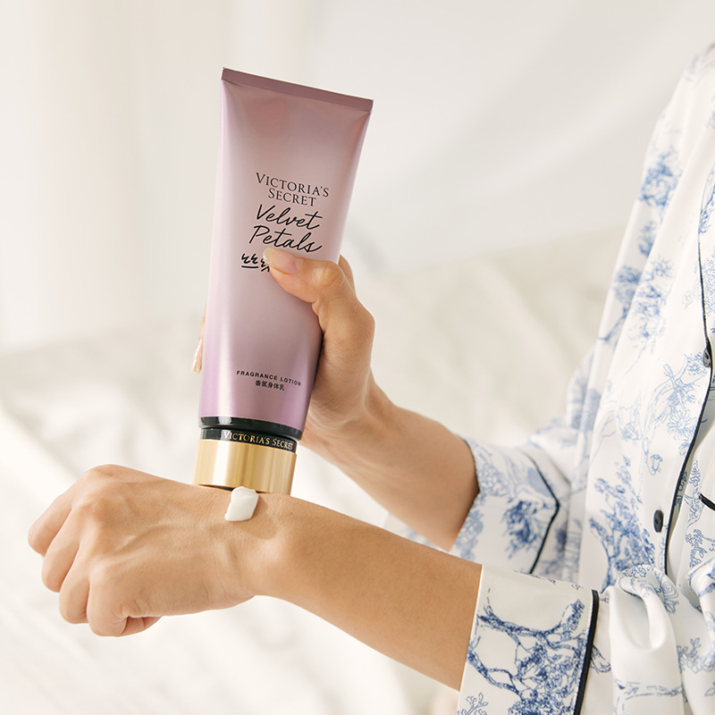 88VIP:VICTORIA'S SECRET 香氛身体乳丝绒花瓣维密保湿润体乳 236ml 56.4元(需买3件,共169.2元包邮)