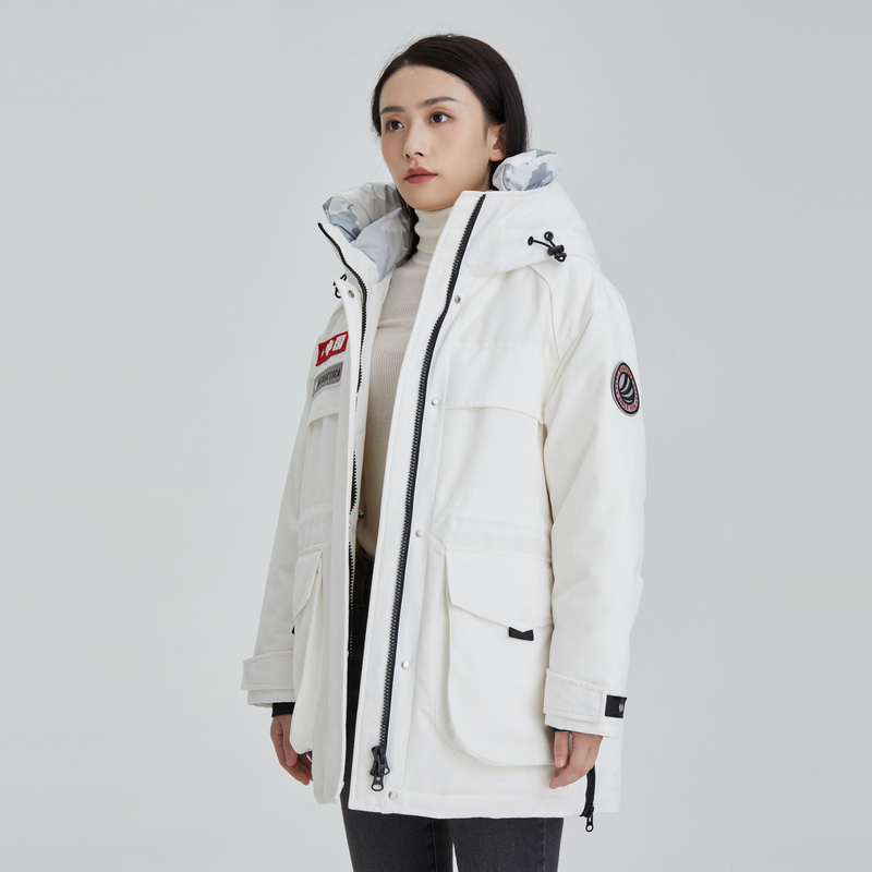 波司登 冬季极寒时尚户外徒步登山鹅绒羽绒服外套 599元(需用券)