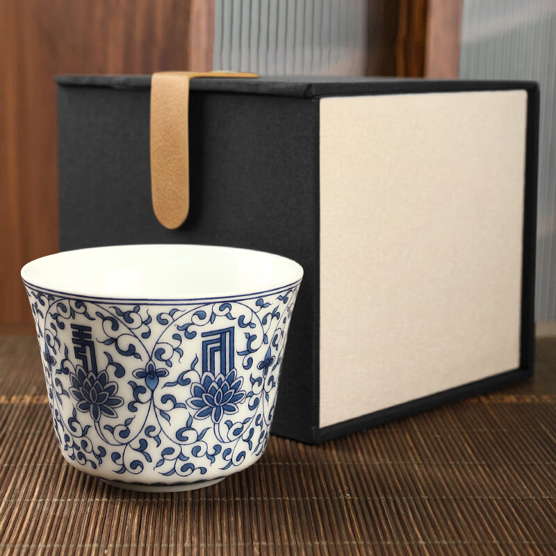 易信 甜白品茗杯-青花 29元（需用券）