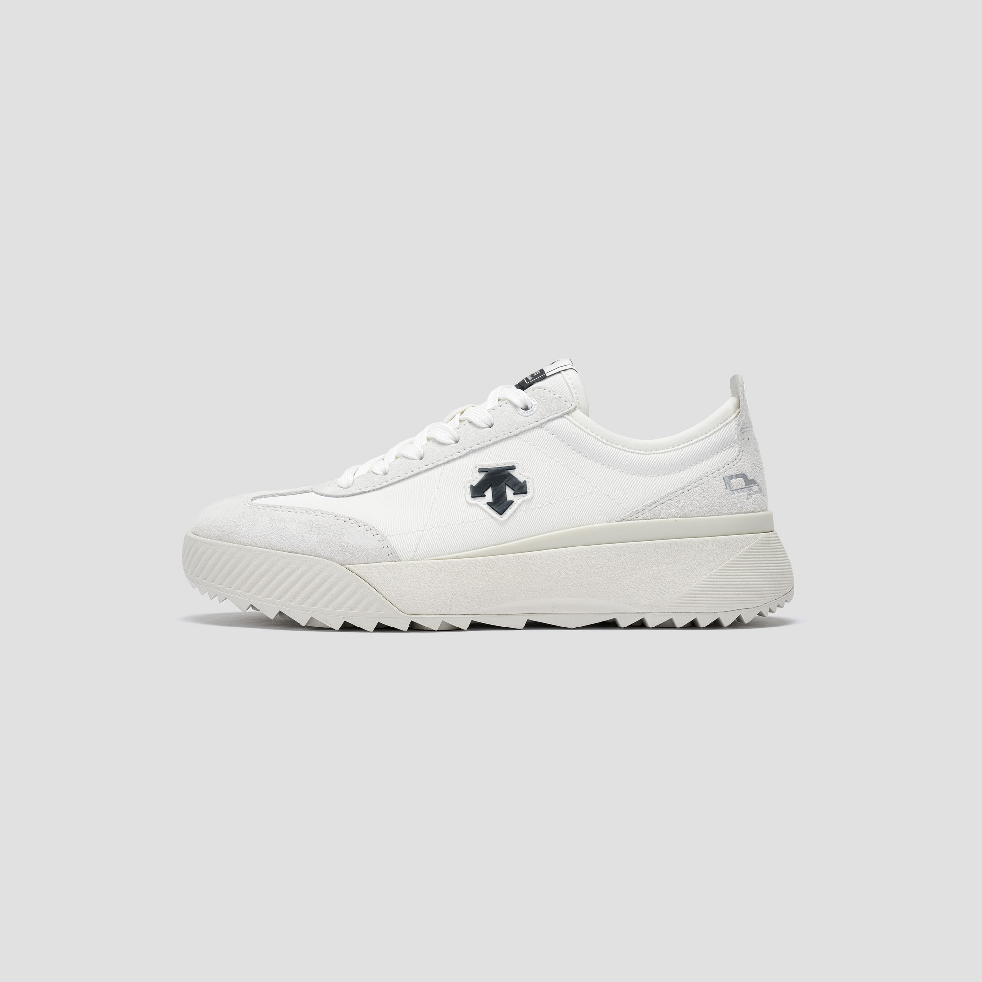 迪桑特 CHRON LIFT 女款休闲运动鞋 D6131LSN29 1090元