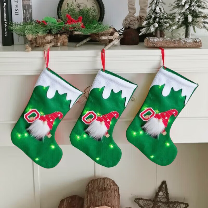 酷依宝 圣诞节捂脸老人壁纸橱窗挂件圣诞老人糖果袋儿儿童圣诞袜挂件装饰