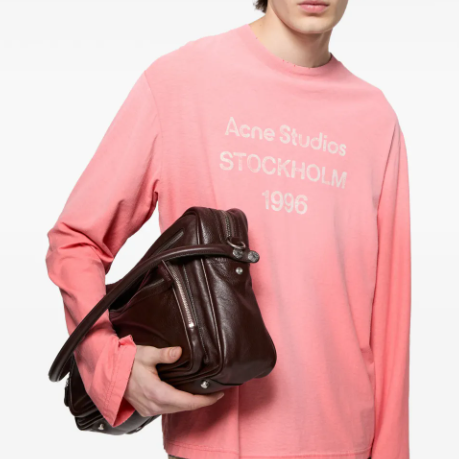 CA站定价优势！Acne Studios 1996 喷漆效果logoT恤 C$373（约1765.22元）