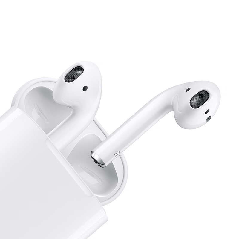 京东PLUS：Apple 苹果 AirPods 半入耳式真无线蓝牙耳机 白色 669.04元包邮