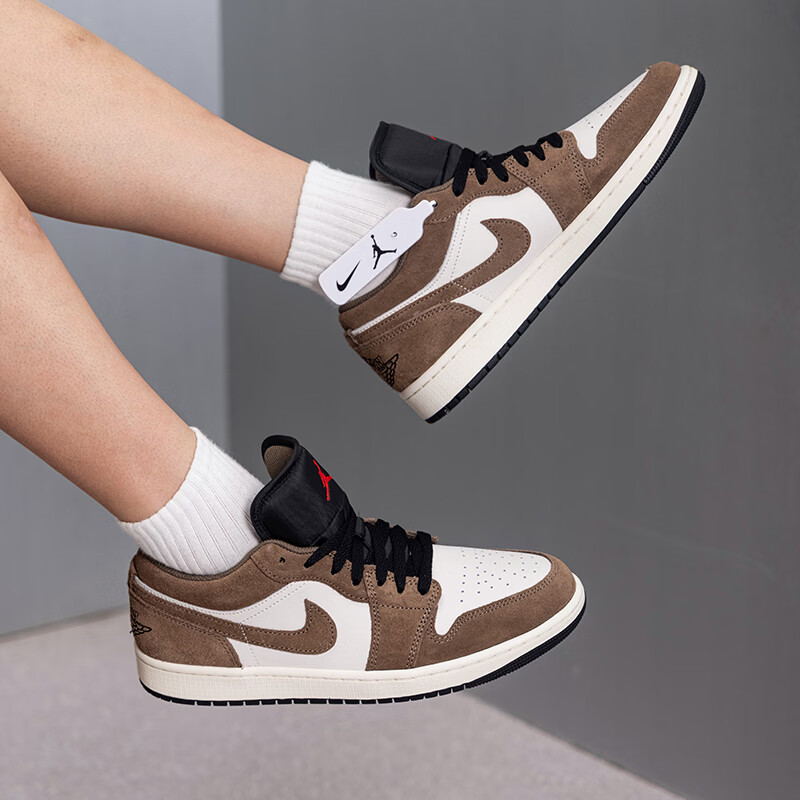 NIKE 滔搏丨NIKE耐克男子AIR JORDAN 1平底运动板鞋篮球鞋553558-200 477元（需用券