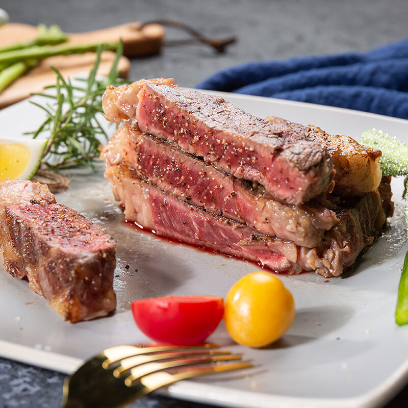 农夫好牛 整切微腌菲力牛排650g*2+刀叉*2 99元（需用券）