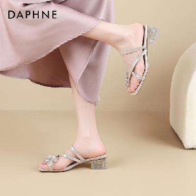 达芙妮 夏季中跟凉鞋合集 57元