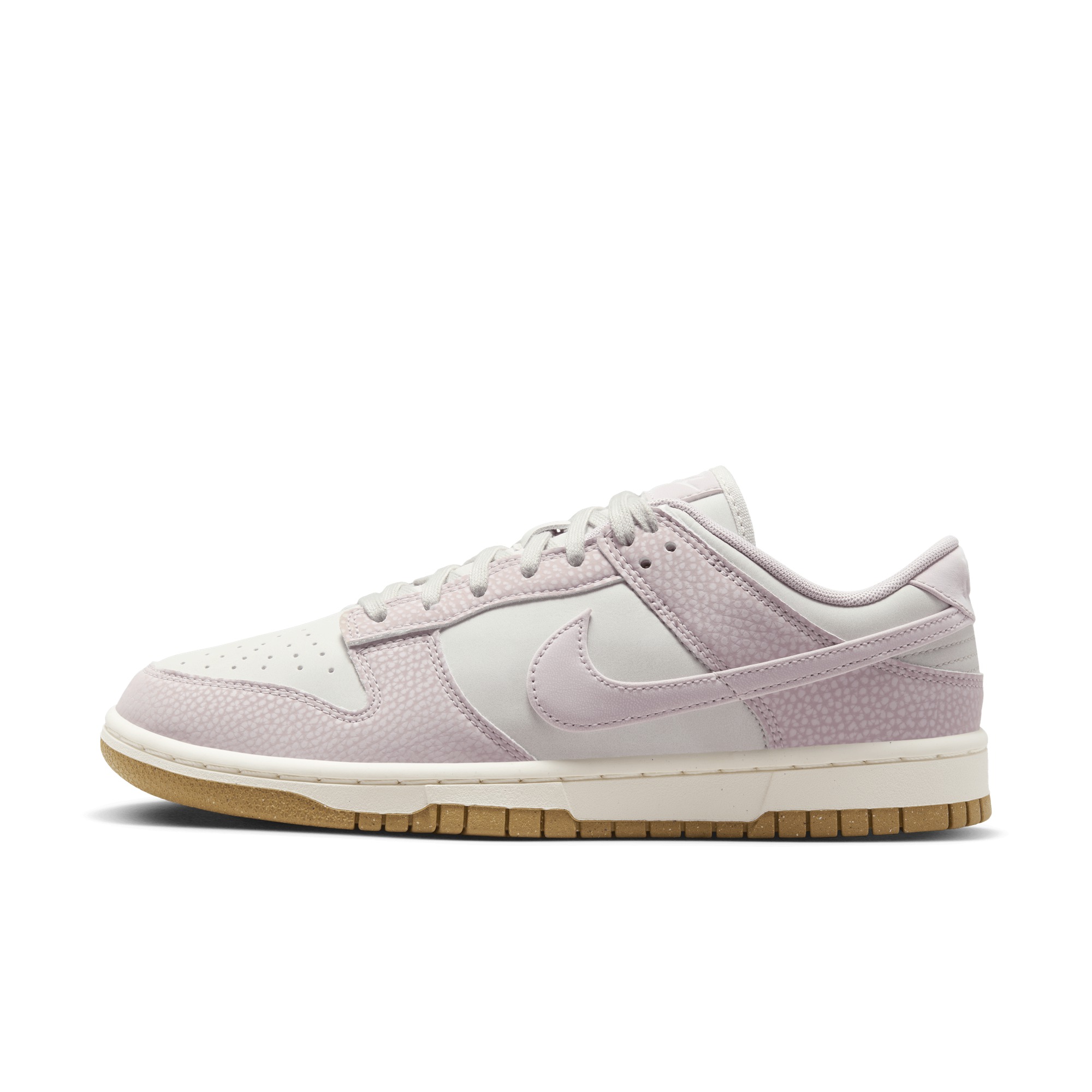 NIKE 耐克 DUNK LOW 女子低帮运动板鞋 FN6345 549元包邮（拍下立减）