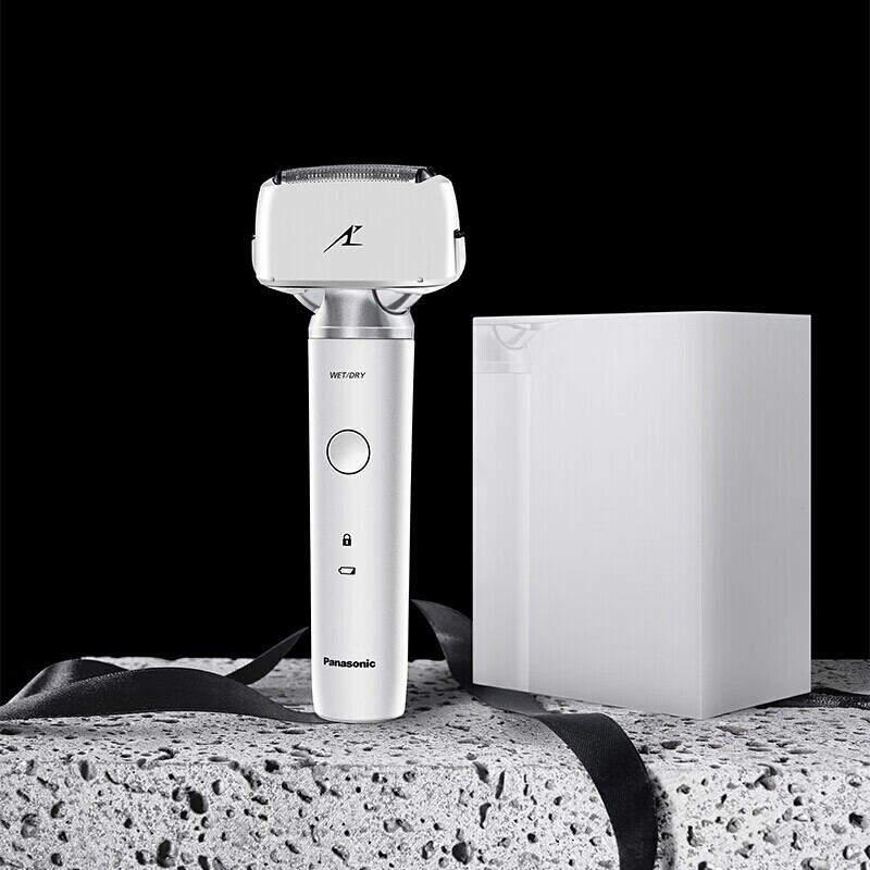 plus会员:panasonic 松下 小锤子系列 es-lm31-w 电动剃须刀 白色 499