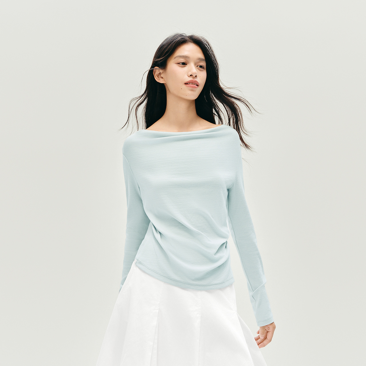 森马 长袖T恤女短款薄款纯色设计感2025秋修身荡领套头衫百搭 69元