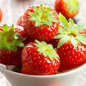依禾农庄 红颜奶油草莓 300g/份 *5件 