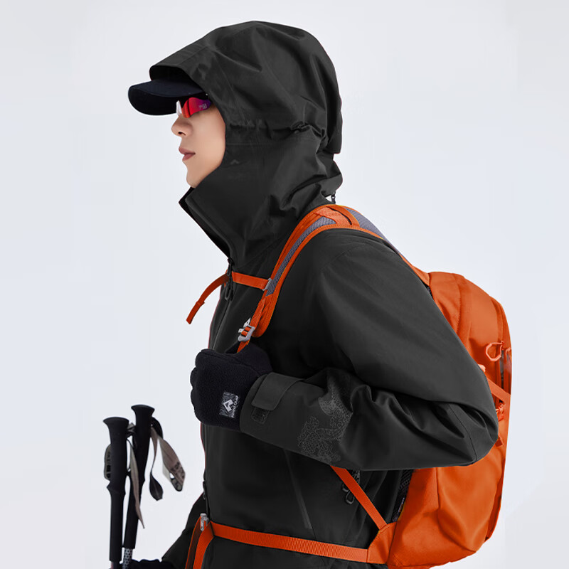 Plus会员：Pioneer Camp 拓路者 男户外登山服冲锋衣 蛇年特定蟒纹 颜色任选 569.