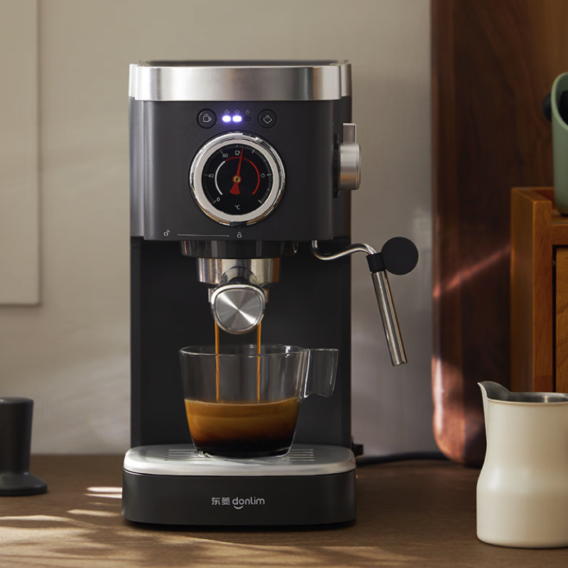 donlim 东菱 咖啡机 咖啡机家用 意式半自动 20bar高压萃取 蒸汽打奶泡 操作简