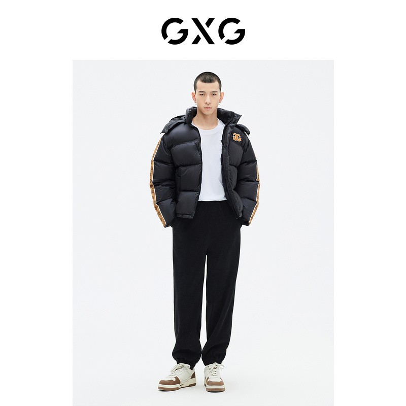 GXG 奥莱 22年男装 黑色老花连帽短款羽绒服男士加厚外套 冬季 215.55元