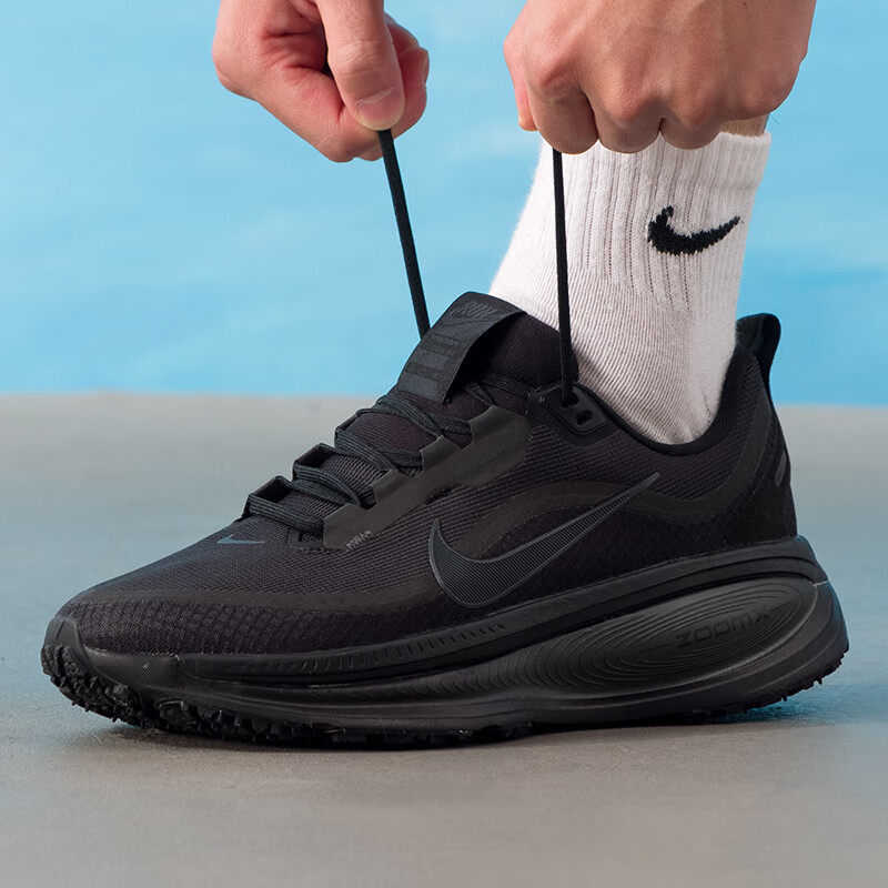 NIKE VOMERO 18 GTX 男款跑步鞋 HQ7001-001 696.92元（需用券）