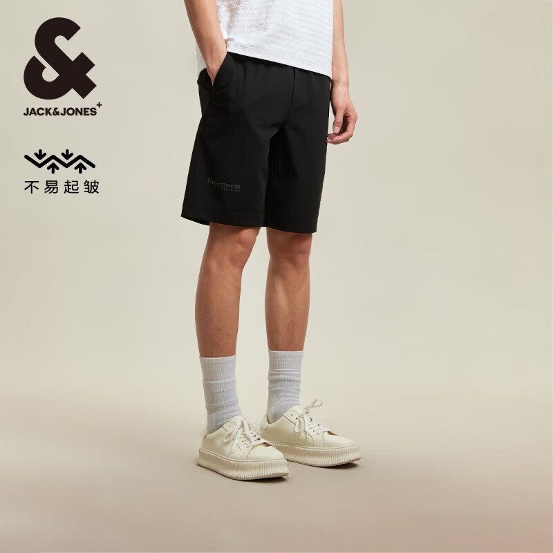 PLUS会员：JACK&JONES 杰克琼斯 夏季立体百搭不起皱休闲短裤 127.96元包邮（需