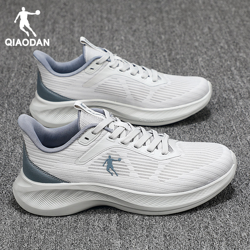 乔丹 男款跑步鞋 XM15240238F-25.2.3 69元