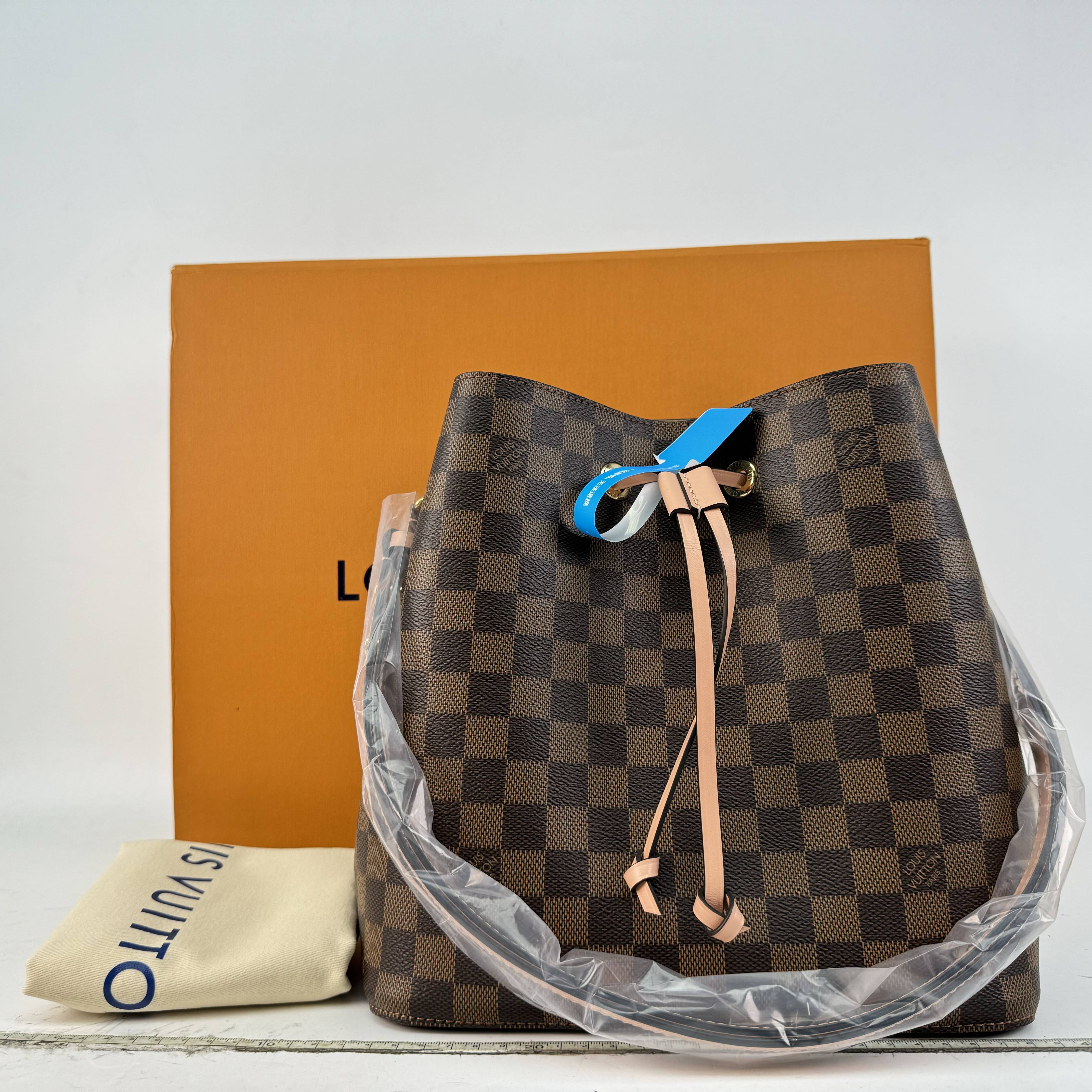 LOUIS VUITTON 路易威登 女士斜挎包 312406090178 7969.55元（需用券）