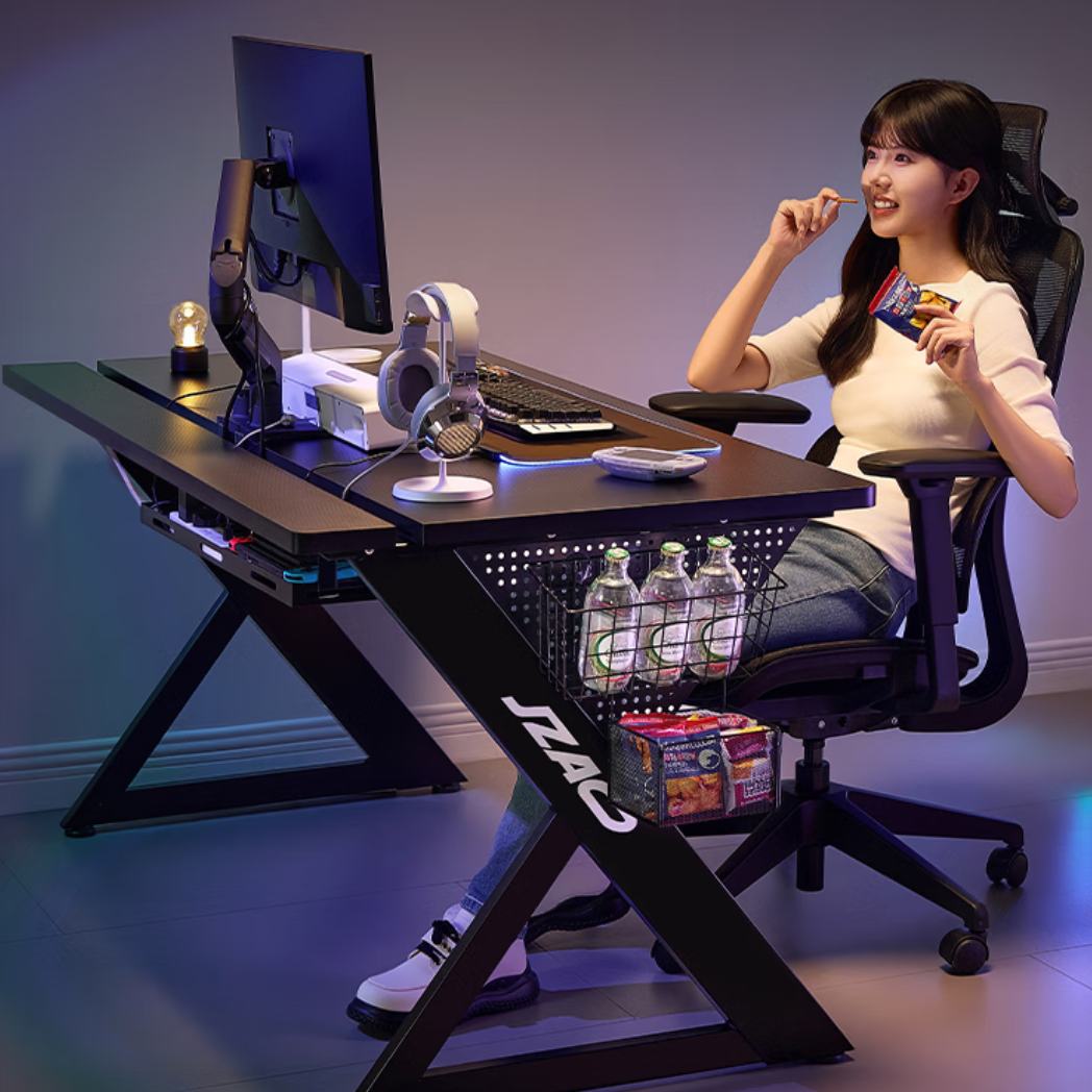 plus会员：京东京造泰坦A3电竞桌台式电脑桌子实木ENF级家用书桌办公桌碳纤