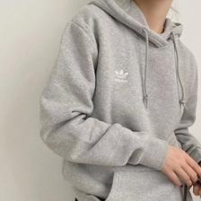 Adidas 阿迪达斯三叶草灰色连帽卫衣 2.6折 $18（约129元）