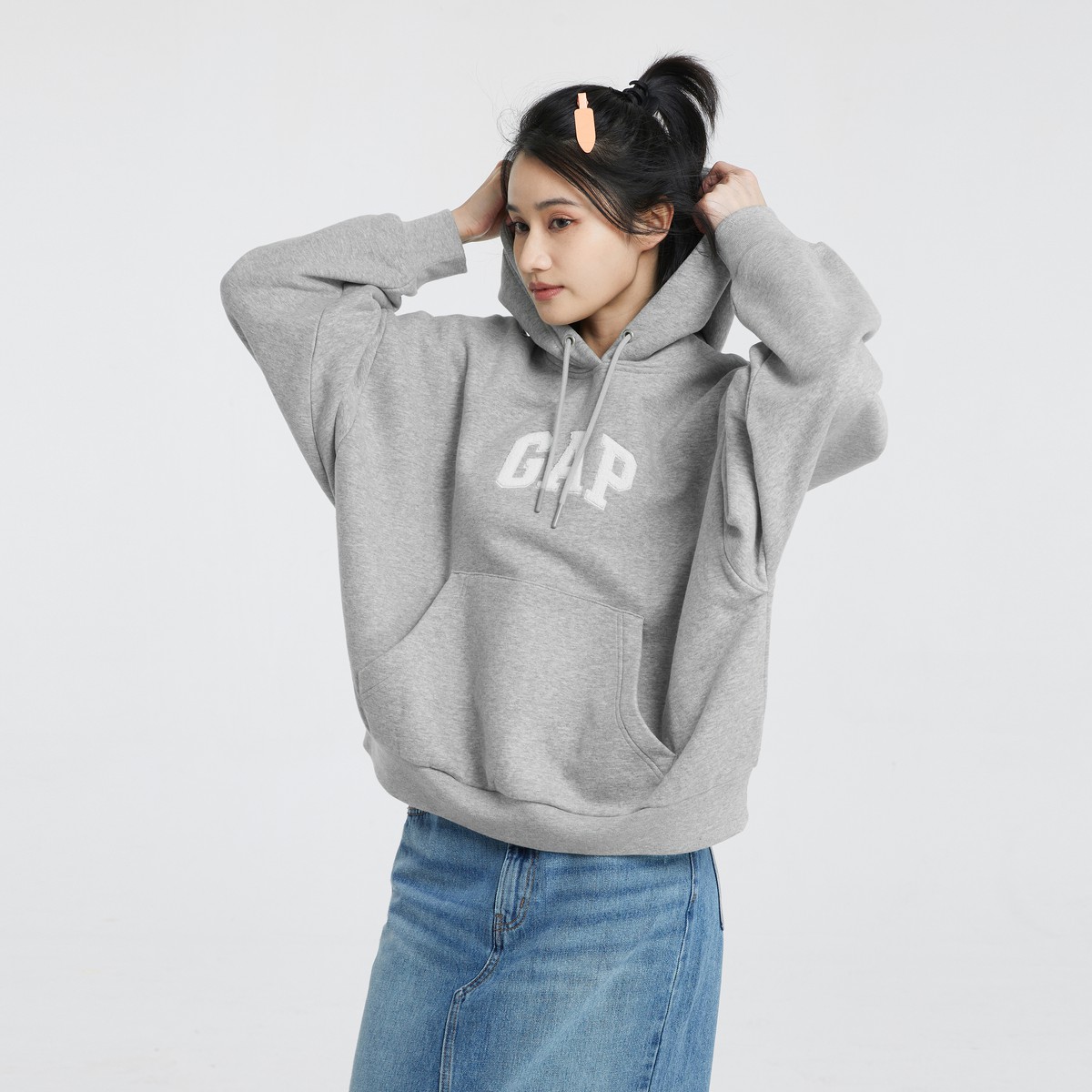 Gap 盖璞 女装秋冬LOGO碳素软磨抓绒805282连帽卫衣 182元