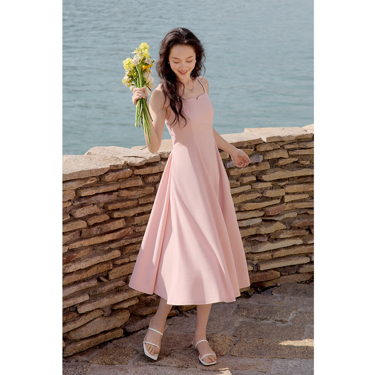 独束 大码女装法式赫本风吊带连衣裙收腰显瘦裙子 粉色（梨型） L 114.5元