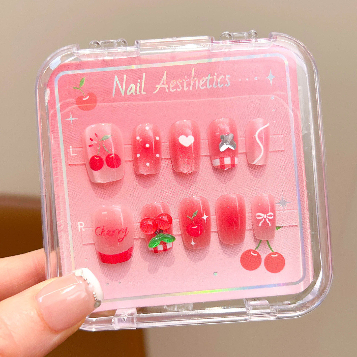 歌米诺 女童可爱樱桃草莓美甲安全防水宝宝卡通短款假指甲贴片 11.9元