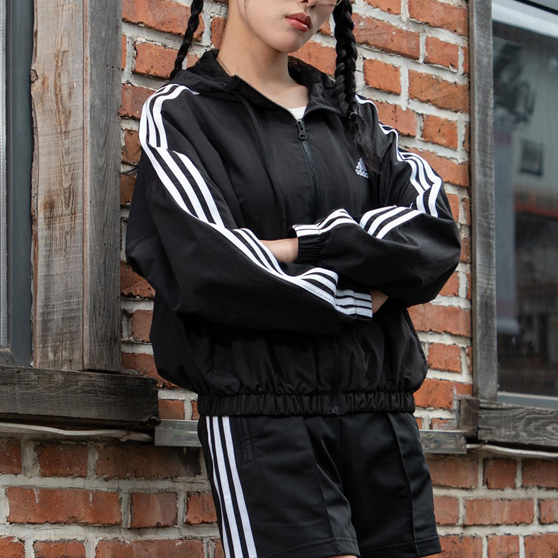 88VIP：adidas 阿迪达斯 女装运动套装 休闲梭织防风夹克上衣外套收口长裤两