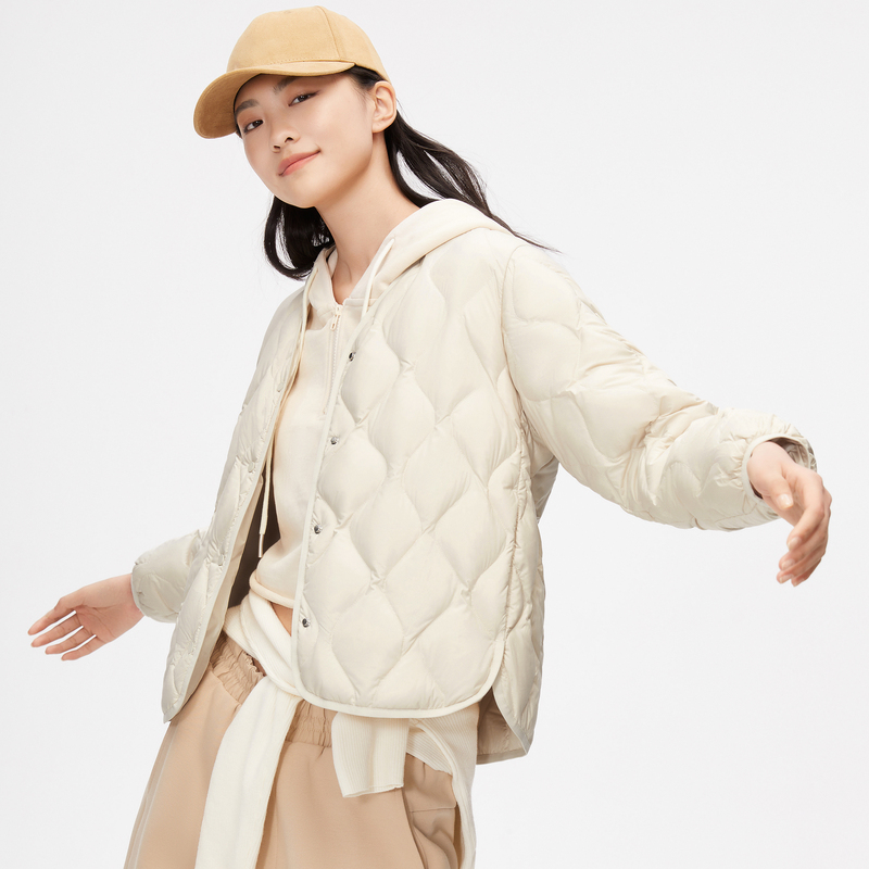 波司登 新款V领葫芦纹女内搭外穿轻薄便携羽绒服短款三防外套 164.95元（需