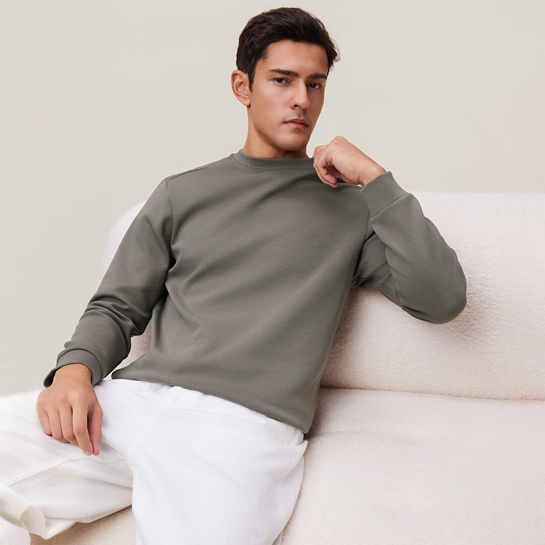 90分 男士户外百搭纯色空气层保暖长袖卫衣 79元（需用券）