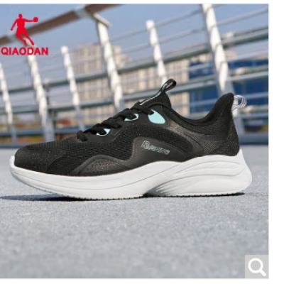 限尺码：QIAODAN 乔丹 新品 运动鞋女 跑步鞋 黑色/乔丹白 35·37.5 89元 包