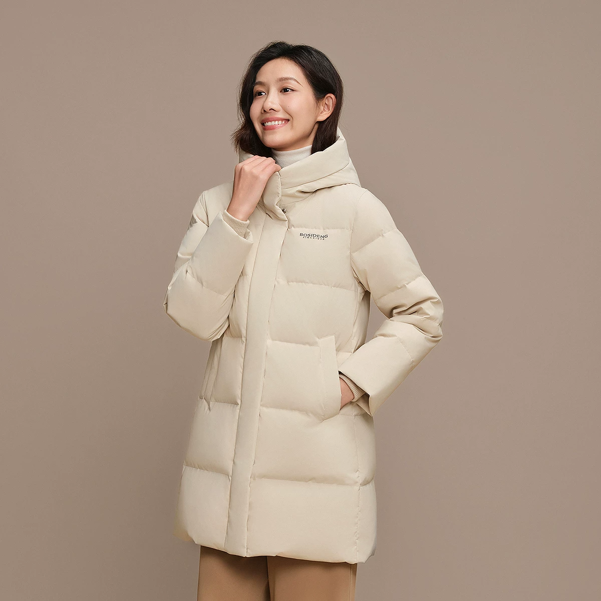 波司登 [经典爆款]波司登新款羽绒服女士中长款纯色连帽加厚保暖通勤 411.75元 - 线报酷