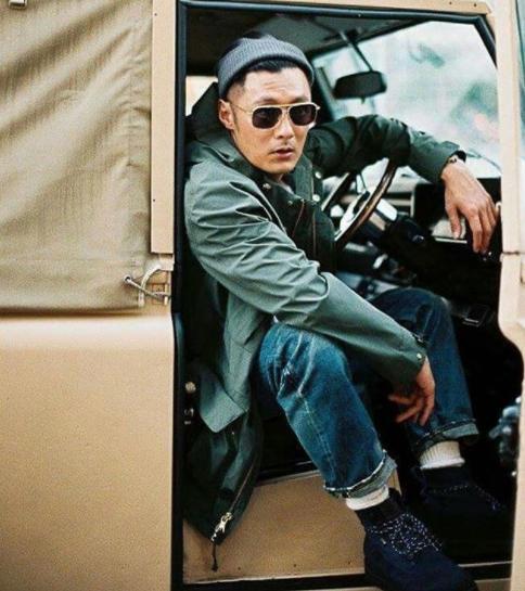 我一直想知道阿乐穿的白色长袜是什么牌子的 六叔和