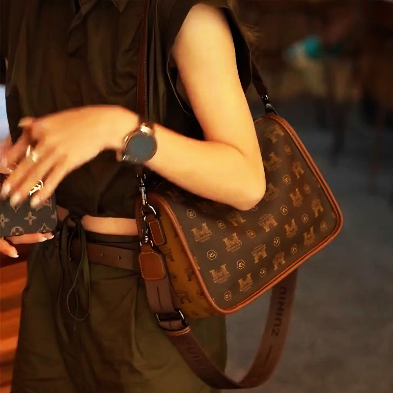 醉牛 轻奢品牌女包2025四季通用通勤百搭高端单肩斜挎包豌豆包 179元