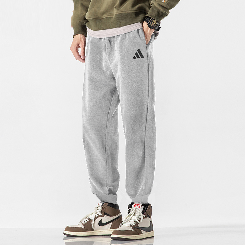 adidas 阿迪达斯 男装春季百搭休闲跑步训练户外运动裤JE3854 码 139元