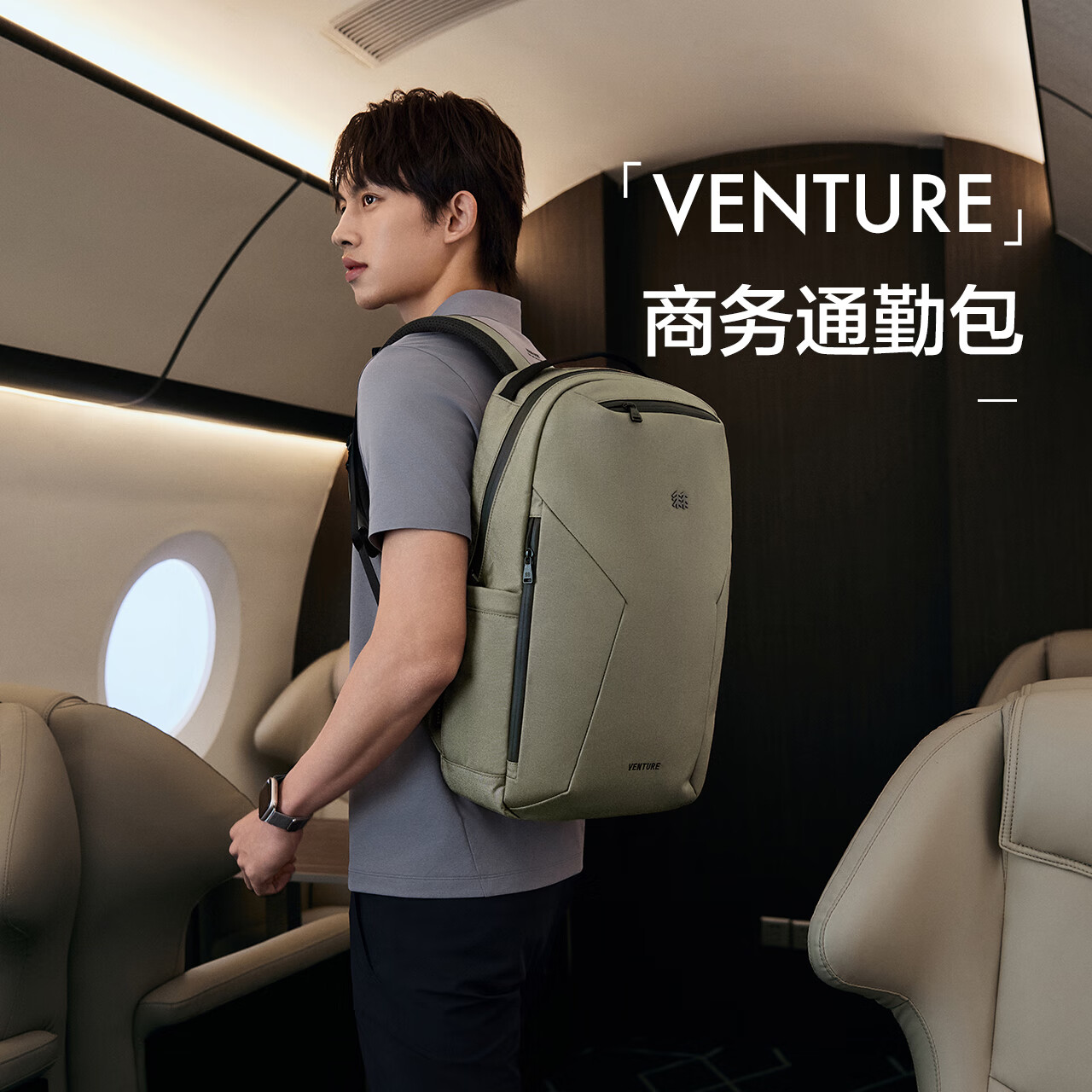 KOLON SPORT 旅行通勤背包防泼水耐磨大容量多功能双肩包商务包-卡其色 带小