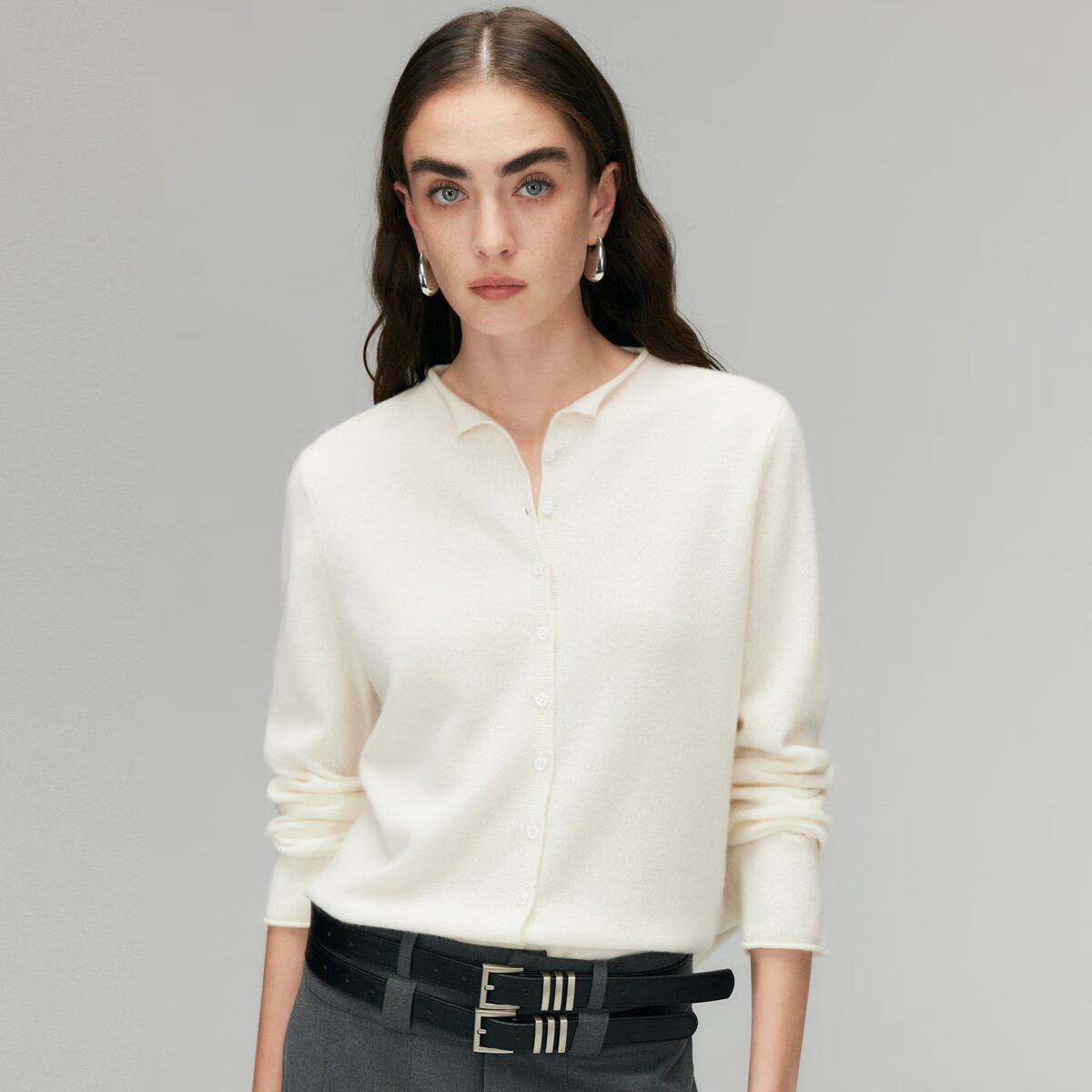 帕罗 25秋冬圆领卷边开衫极简风百搭休闲羊绒衫女 569元