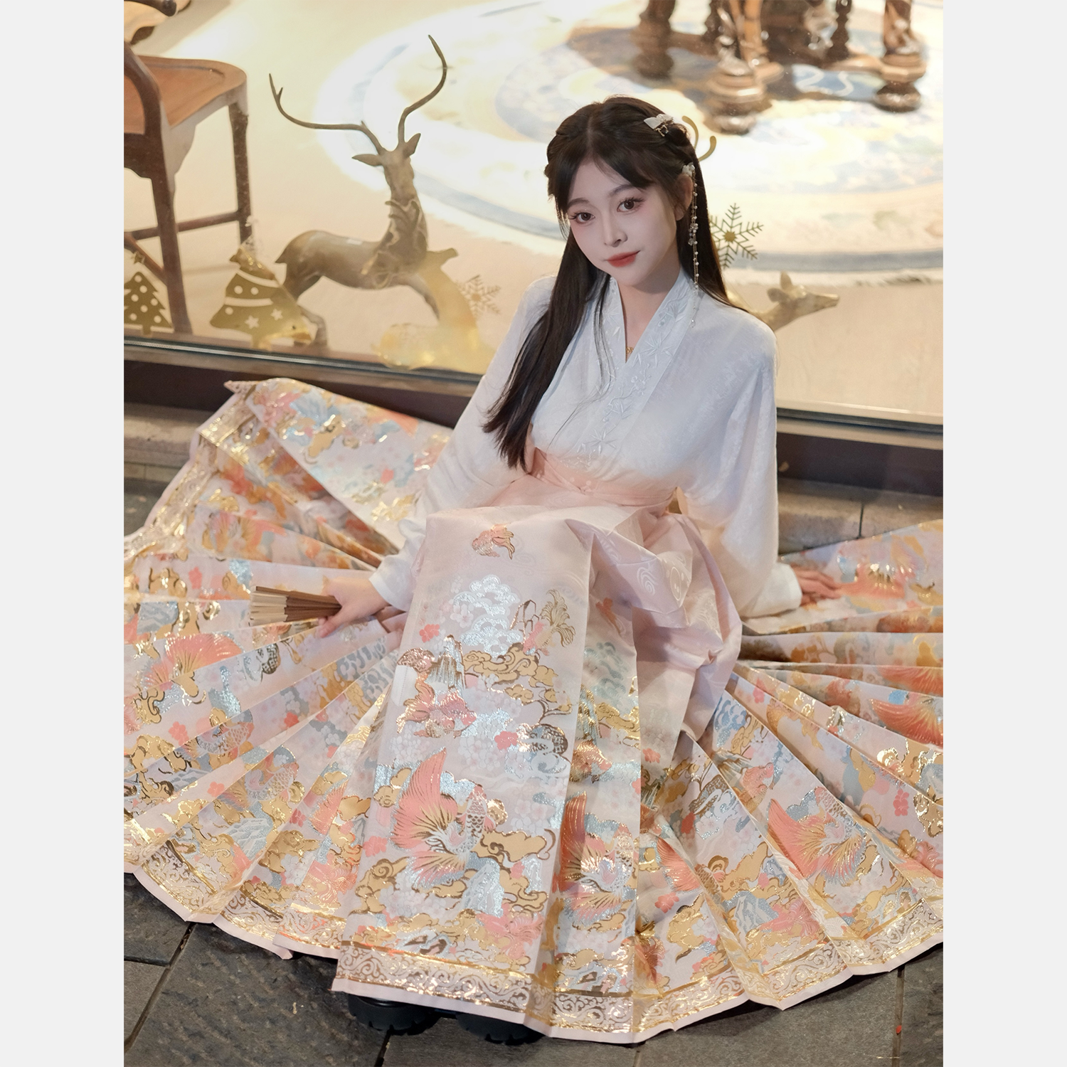 醉雨朵 小金鱼明制仿妆花织金马面裙汉服2024秋季日常套装 238元（需用券）