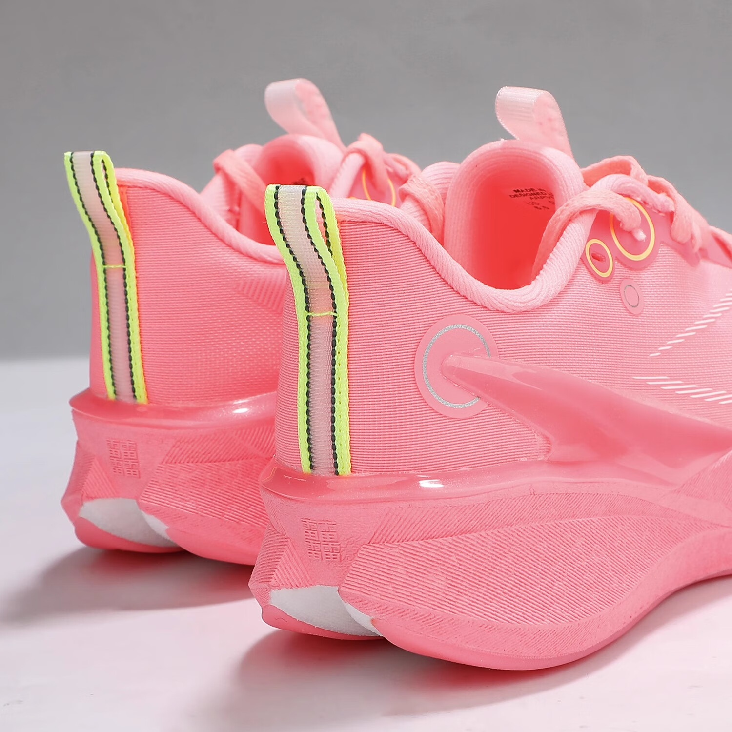 李宁 赤兔8PRO 女款跑步鞋 ARPV006 498.1元